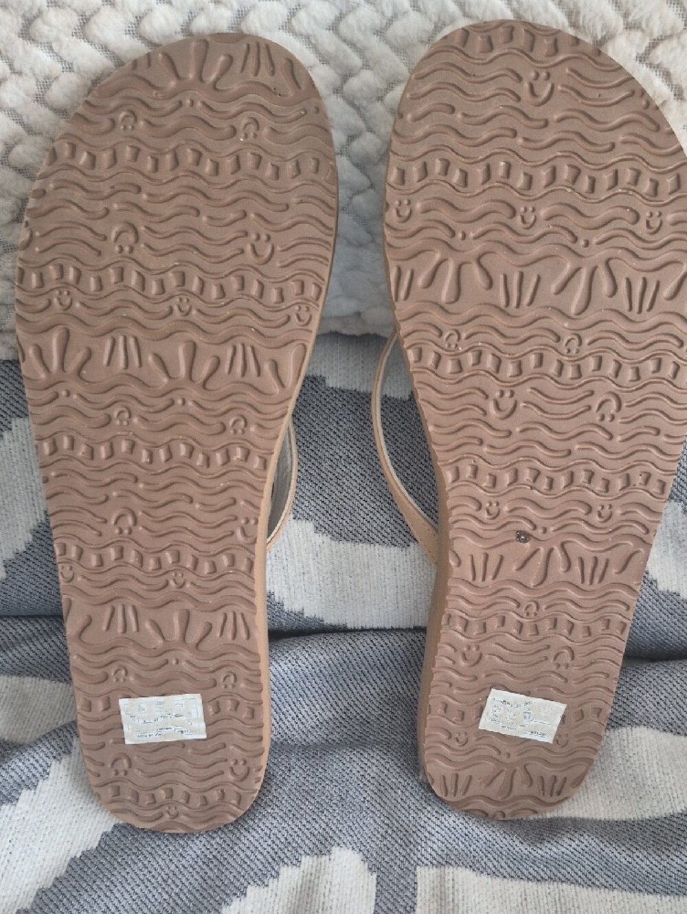 Sanuk Women’s Beige-Tan Flip Flop Sandals - Simple Comfort - Picture 3 of 3